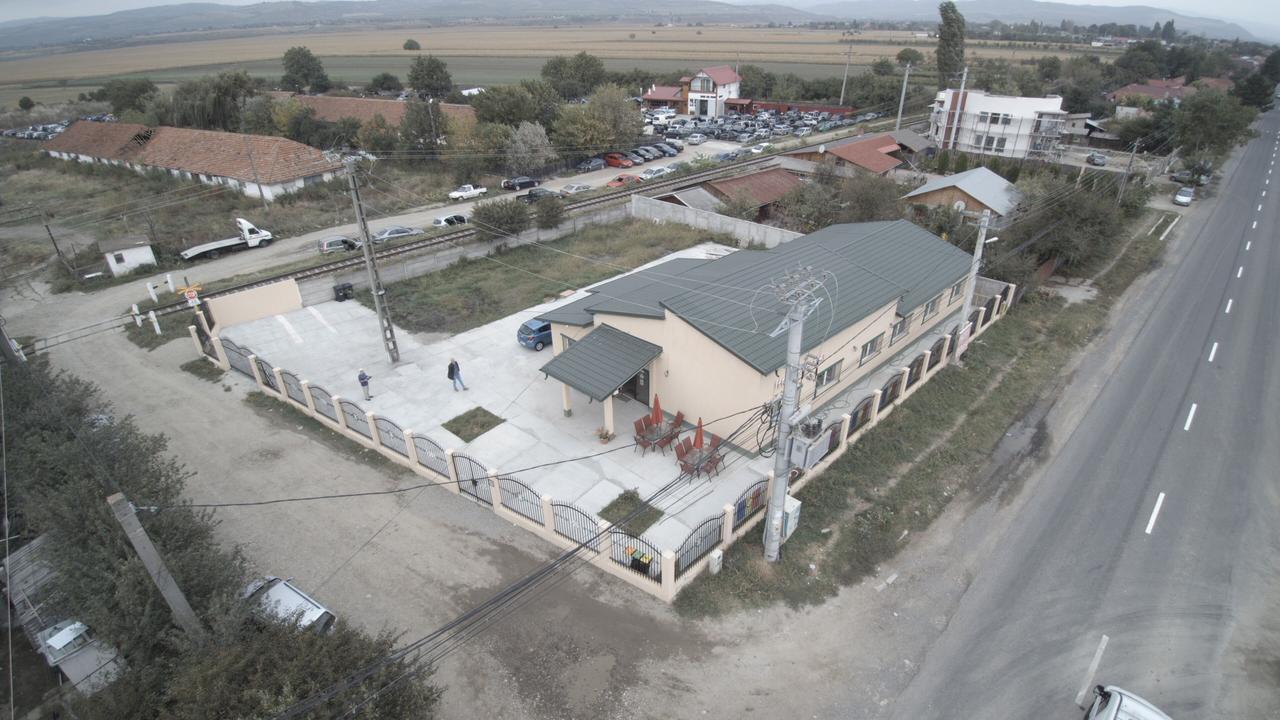 Hostel Denisa Buzău Exterior photo